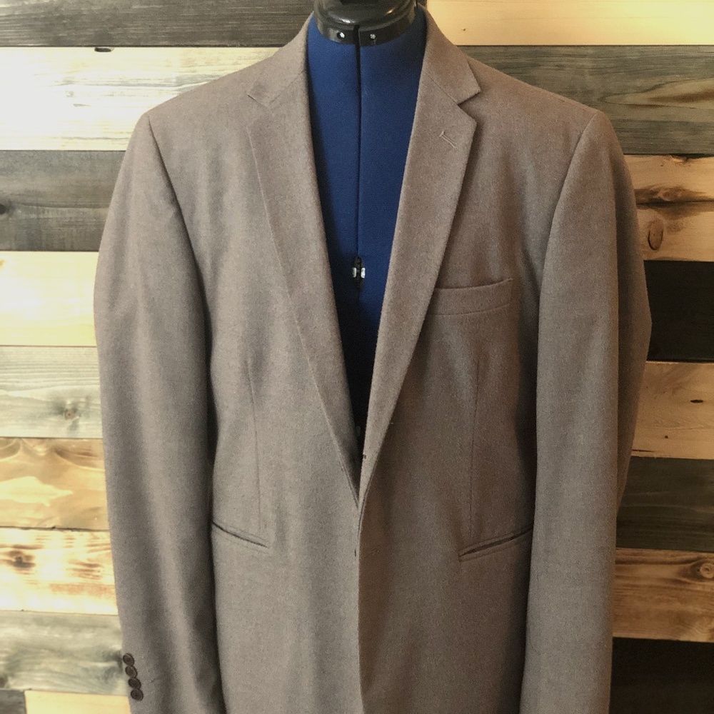 Men's Exhibit Beige Suit